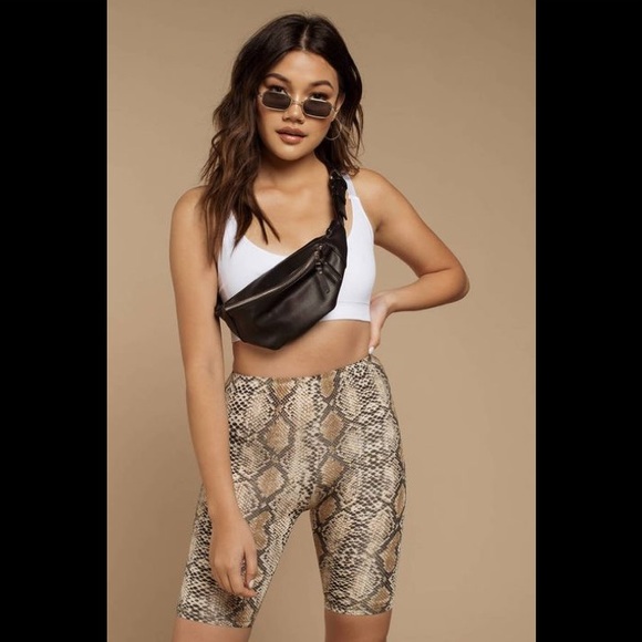 Snake skin print bandeau and shorts set - Picture 7 of 7